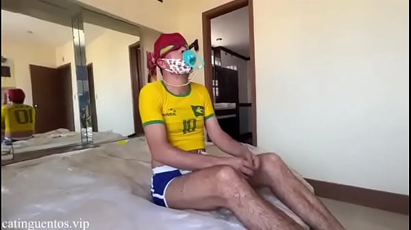 Ageplay. O puto sente prazer em usar fralda, chupar chupeta…Acabei de postar o resumão no meu blog e no xvideos: #fet…