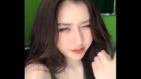 Bigo Live – Em Alice Meo show vú trắng nõn