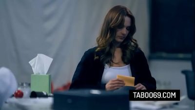 Brunette milf slut Siri Dahl takes a cum inside her pussy from her doctor