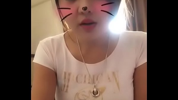 Gai xinh tha rong live bigo