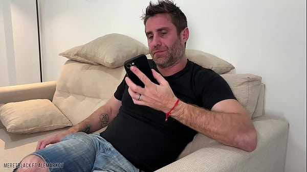 Meretblack se desespera porque su doctor Ale Markov la coja por el culo. Acaba en su carita