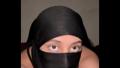 Muslim hijab tease goes full anal-slut mode – arab girl spreads her big ass wide like a whore