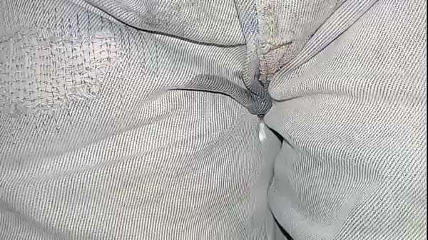 Pantalones orinados con pañal de tela y día doble orgasmo