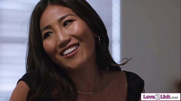 You want to make a one last lesbian memory in your old room?