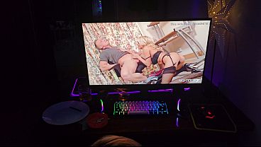 Blondi Twisting Ass and doggy style