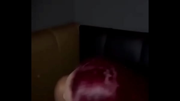 Completo GRÁTIS: Tudo sem cortes De vermelho provocando, mamei ele gostoso… ele me chupou até gozar, cavalguei louca e levei de quatro até sentir tudo dentro. De graça pra vocês babarem