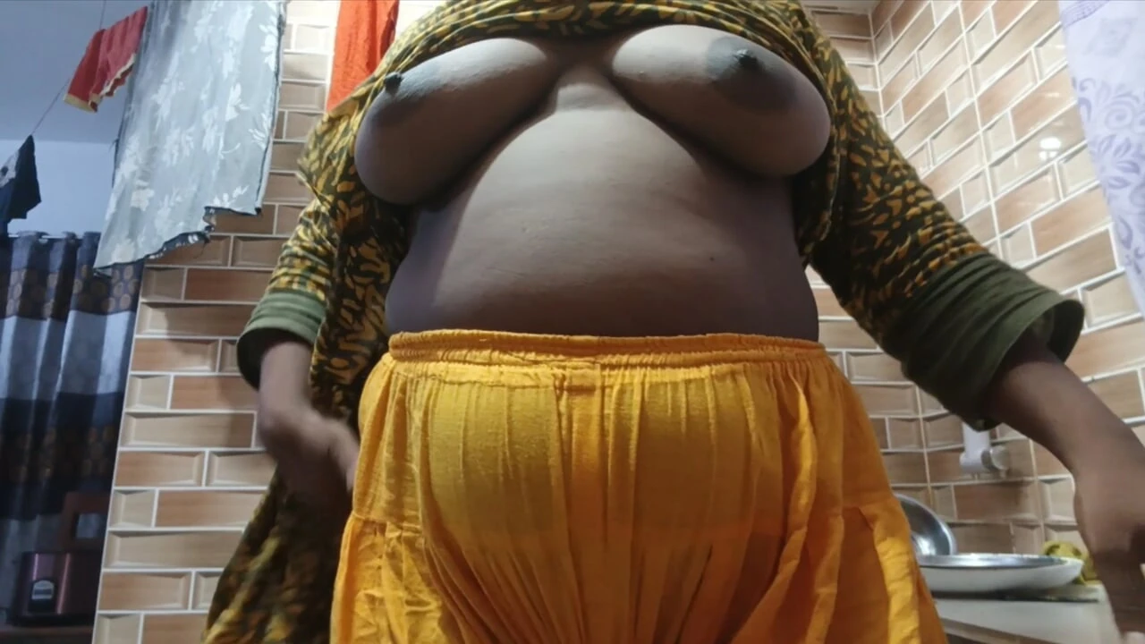 Desi girl voice story mamar bari