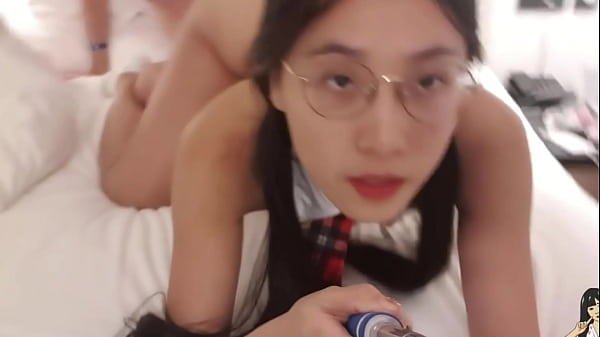 刘玥 Chinese Asian June Liu Fucked by a big cock