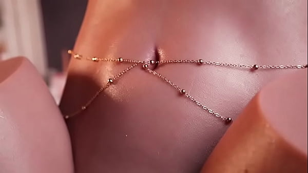 Get up close with Yeloly’s Tonya and feel every exquisite detail.