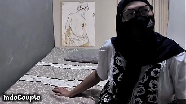 Istri bahenol indo lagi asik seks anal sama pacar rahasianya