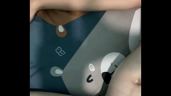 Ngentot istri teman hijab sampai crot, memeknya becek