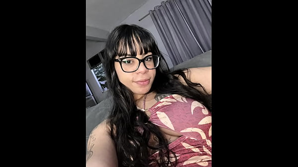 Caiu na net, nerdzinha universitária dando pro professor casado no pelo.