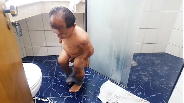 Casamento e lua de mel de Paty Bumbum com o anão mais famoso do Brasil zezinho teves