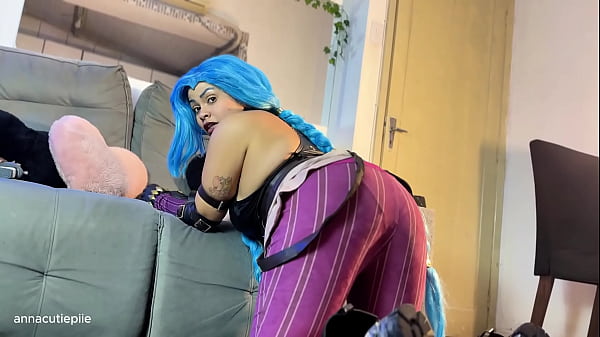 Jinx Wants you to smell her farts – Big Ass Cosplay