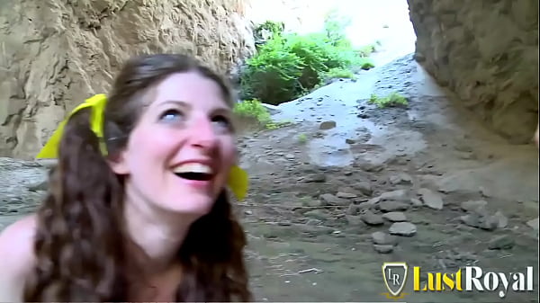 Nasty brunette bitch want facial at beach