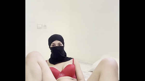 Niqab Hijab Arab Girl Masturbates, Pussy Play, Clit Rub, Erotic Muslim Solo Fantasy