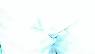 Pañal orinado con jeans puesto