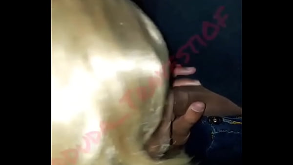 Passeio no Glory Hole rendeu. Cadê os machos que gostam daquela gulosa. Dá um RT ou curte.DivulgaCdzinh4 CdsPutas coup…