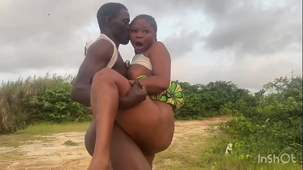 sexyvee shoot with juicy tee beach suck off