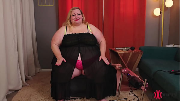 SSBBW Vivienne Rose gets fucked by a machine