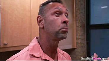 Teen stepdaughter sucks for credit card