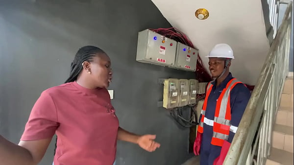 THE ELECTRIC MAINTENANCE PERSON FUCKED SILVER ANAL’S PUSSY WHILE COMING FOR HOUSEHOLD MAINTENANCE