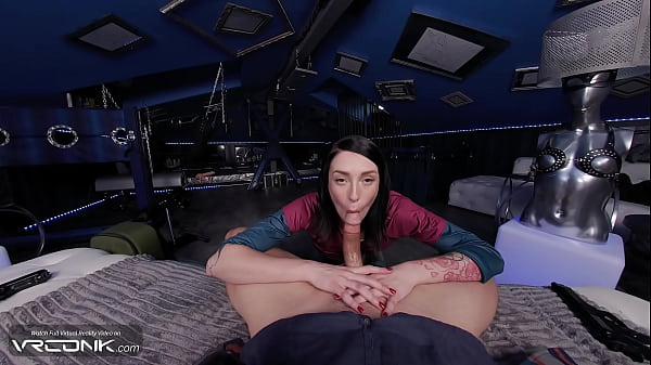 VR Conk: Horny Babe Ellie Gives First Blowjob and Rides a Huge Cock in Cosplay Parody pt.1