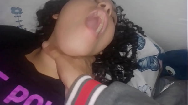 BRINCANDO OM A BUCETA DA GOSTOSA GORDINHA USANDO VIBRADORES, DEIXEI A BUCETÃO GULOSO MOLHADINHO