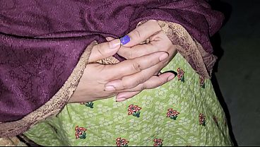 Chikni aunty k Big boobs ka amateur masaj hindi talking k sath, Netu and Hubby desi boobs massag mms