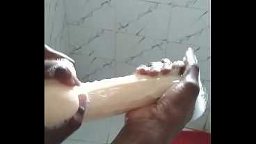 Cleaning my Dildo before I fuck it