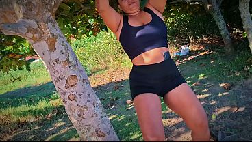 Fetiche de Suor: Lambi o Suvaco e a Buceta Salgada na Praia