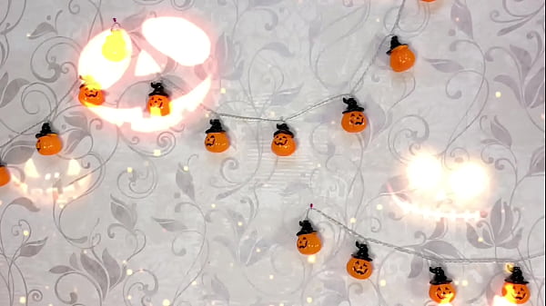 ROLE PLAY: Halloween treats by cheerleader Mia Mimi