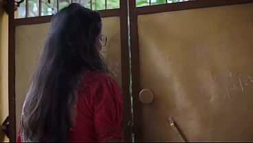 Beautiful Indian Maid Hot Sex With Dirty Hindi Audio