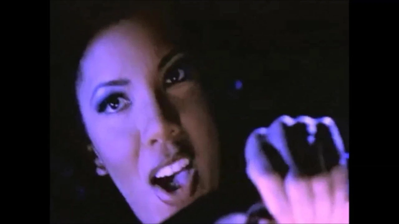 CFNM – PMV – LA BOUCHE – BE MY LOVER