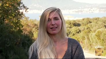 Chloé, blonde torride, veut du sexe hard !