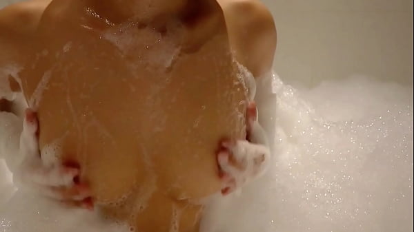 วัยรุ่นไทยเปิดห้องเย็ดกันคาอ่างในโรงแรม