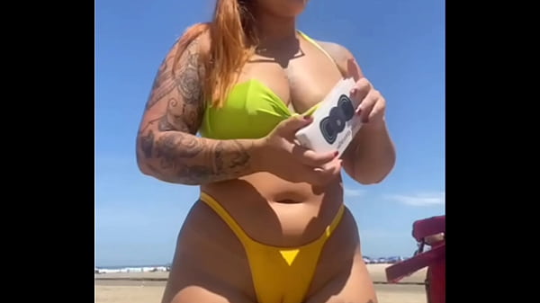 Hoje eu tô afim de mamar vários na praia