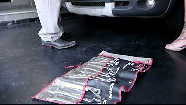 Latina BBW Mary Butterfly Seduces The Car Mechanic Into Anal JM1413