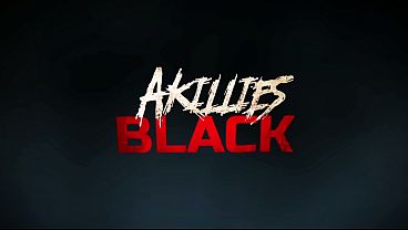 Milf safada não aguentou e já começou a fuder dentro do carro 100% anal. Suzie Slut