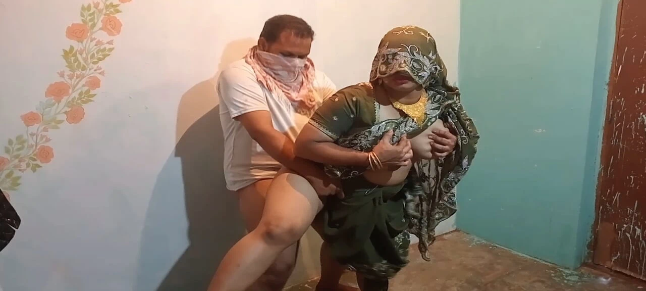 Bhabhi fucked by deverji with saree