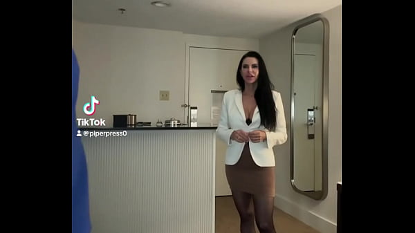 Doctor refuses shift… until the boss steps in. #bossmom #piperpress