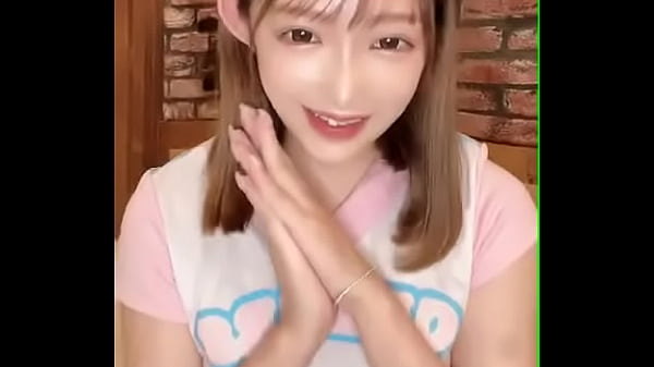 I’m not wearing top and bottom! I tried cheerleading with no top and bottom on!