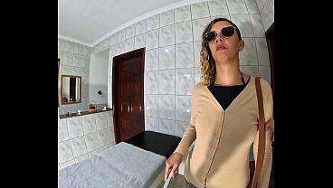 Little blind had orgasms with the pussy lick and anal penetration from the gynecologist.