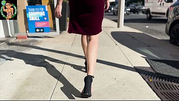 Petite Babe Lizzie Love Beverly Hills Blowout