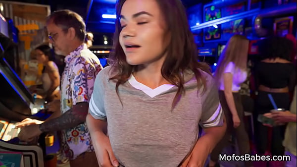 Sexy teen flash her big natural boobs in public and enjoy big dick in mouth and wet pussy – Naudi Nala, Peter Green