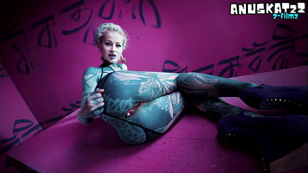 Solo ANAL fisting – Toys and Plugs for Tattoo Girl – Asshole streching