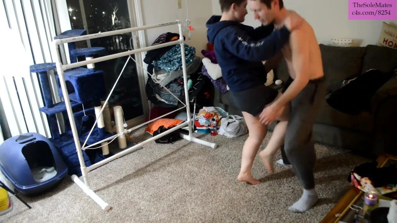 TSM – Jazz tries ballbusting for her first time